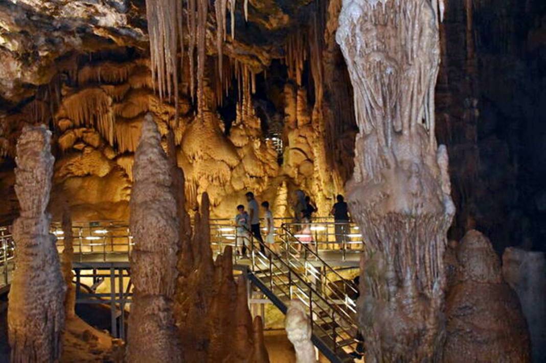 Karadeniz'deki bu mağaraya gidenler büyüleniyor! 5 ayda 100 bin ziyaretçi: Hiç böyle bir şey beklemiyordum 8